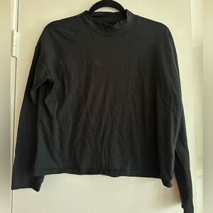 Everlane mock turtleneck long sleeve tshirt